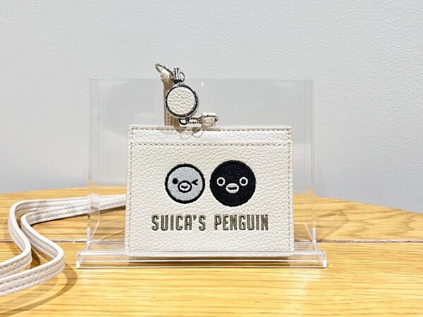 これは自分用にも買うし同僚にも買う！ 22周年の「Suicaのペンギン刺繍IDカードホルダー」