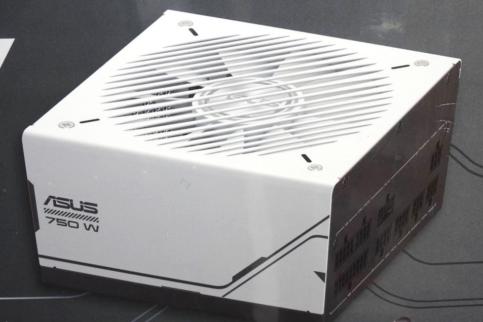 ASCII.jp：ASUS Primeシリーズ初の電源が登場、側面の色を使い分けできる