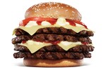 肉4枚！ 大型チーズバーガーで新年を……!? バーガーキングに紅白×ヘヴィーな新商品