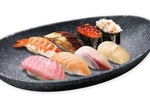  くら寿司「年末年始 豪華盛り合わせ」を販売!! 大とろ、寒ぶりなど一皿に
