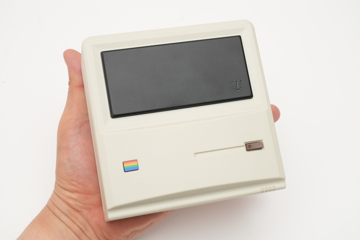 初代Mac風のWin11機！ ミニPC「AYANEO Retro Mini PC」でベンチマークをぶん回してみた - 週刊アスキー