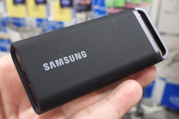 8TBもラインナップするSamsungのポータブルSSD「T5 EVO」が発売 - 週刊