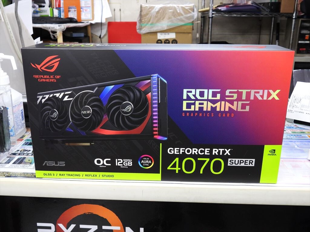 ASUSのGeForce RTX 4070 SUPER最上位モデルが販売開始