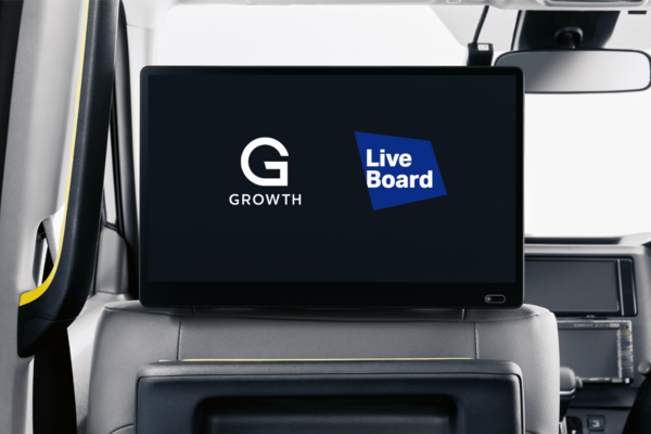 タクシーサイネージ「GROWTH」とLIVE BOARDマーケットプレイスが連携