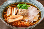 埼玉県西部の食材を使った「㐂りん食堂」の限定麺！ 醤油スープ＆トリュフおろしが上品に香る♪