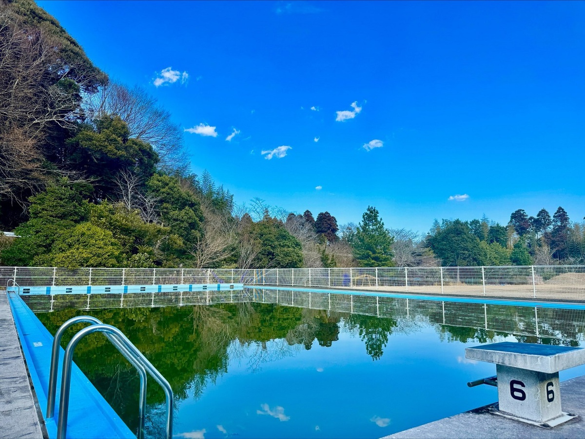 廃校を本社に改装したメーカー、JAPANNEXTに1泊して特定外来生物・キョンを食べた話