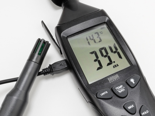 マルチ測定器騒音・温度・湿度・風速・照度