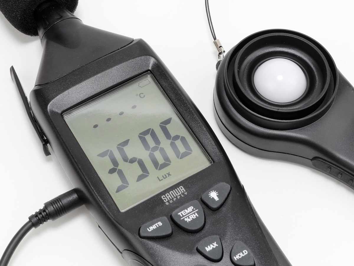 マルチ測定器騒音・温度・湿度・風速・照度