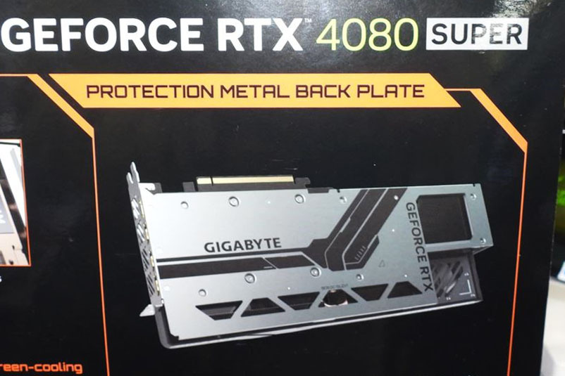 ASCII.jp：3スロット＆3連ファンの大型クーラー装備のRTX 4080 SUPERが