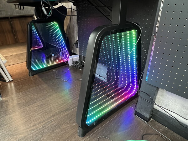 RGBミラーゲーミングデスク