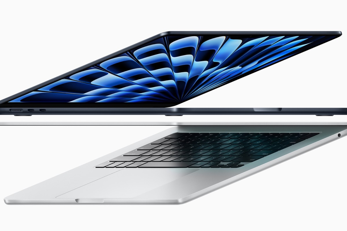 アップル、画面折りたたみ式MacBookを2027年発売か