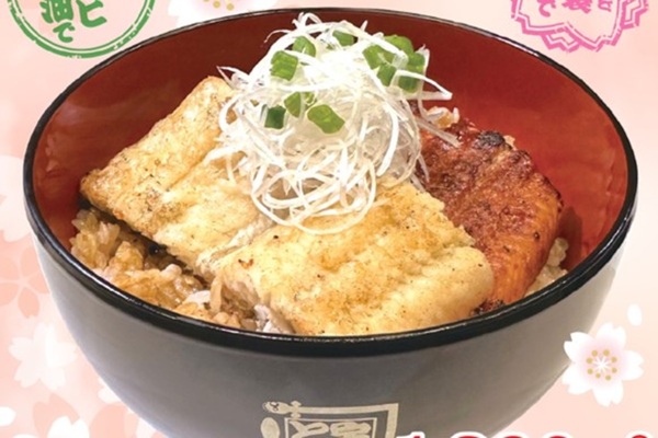 うなぎの「蒲焼き」「白焼き」を同時に楽しめる二色丼。かなり豪華では