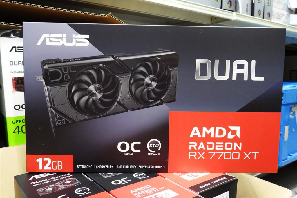 ASCII.jp：デュアルファン仕様のRadeon RX 7700 XT搭載カードがASUS