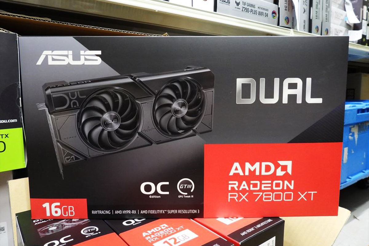 ASCII.jp：Axial-techファンを2基搭載するRadeon RX 7800 XTがASUSから発売