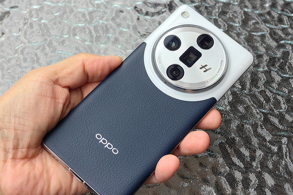 OPPOの最新フラグシップ「Find X7 Ultra」はデュアルペリスコの最強