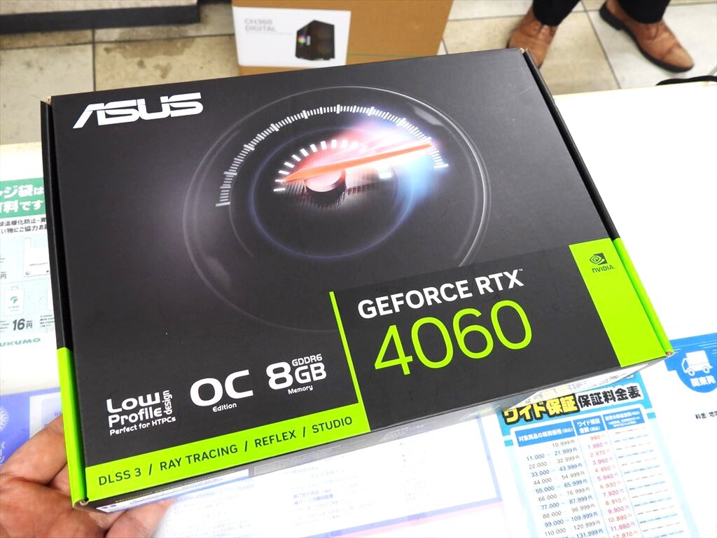 3連ファンでロープロ対応のGeForce RTX 4060がASUSから