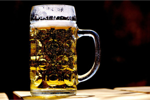 風味豊かなドイツビールを堪能しよう！ 「新宿オクトーバーフェストin三角広場2024」4月26日〜 5月6日開催