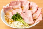 茨城最高峰ブランド豚の旨味と柔らかさにノックアウト！ 「中華そば JUN-CHAN」が贈る豪華チャーシューメン