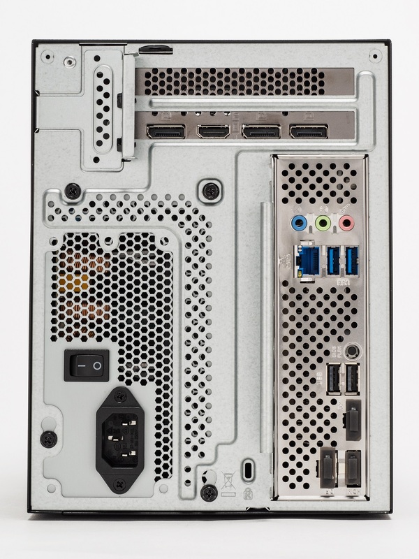 DeskMeet X600ベースの小型BTO PC、容積8LでRTX 4060の欲張りゲーミング構成を実現
