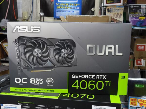 ASUS「Dual EVO」シリーズのGeForce RTX搭載カードが4モデル同時発売