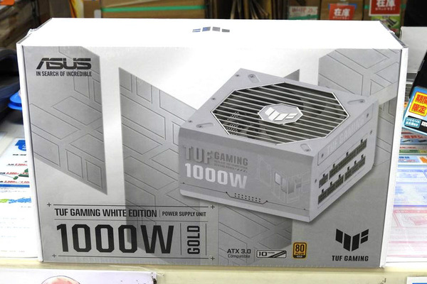 コネクターまで白いATX 3.0＆80PLUS GOLD電源ユニットがASUSから登場