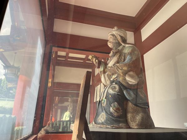 日枝神社境内の神猿像