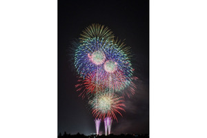 今年はさらにパワーアップして「ももクロ」コラボも 「第73回亀岡平和祭 保津川市民花火大会」8月11日開催