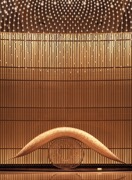 竹のオブジェ「臥龍の門－トッキ―ここにいる―」