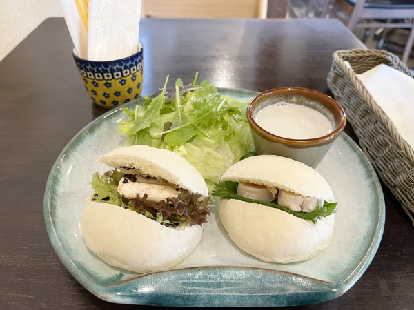 高円寺のカフェ「leaven」のサンドイッチプレート