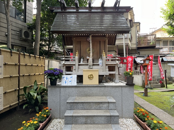 気象神社の社殿