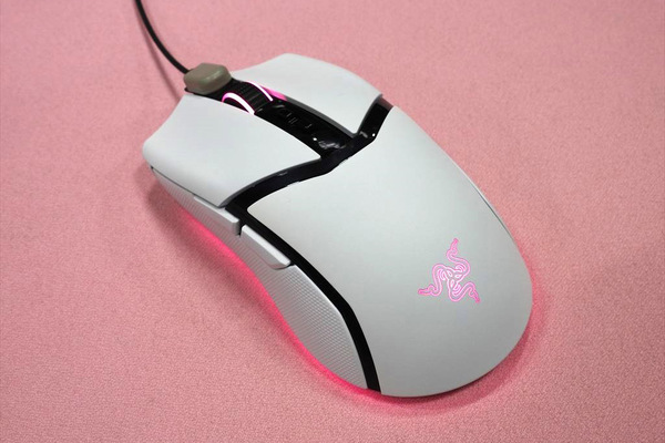 白色キター！ Razerのマウス「Cobra Pro」に新色追加 - 週刊アスキー