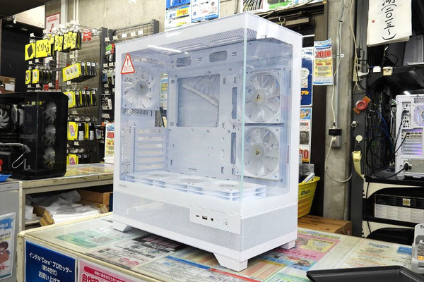 120mmRGBファン6基を標準搭載するピラーレスミドルタワーがAntecから