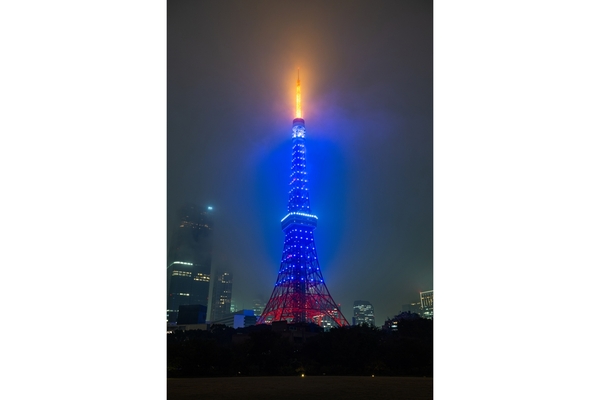 東京タワー　藍色ライトアップ
