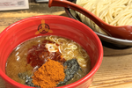 三田製麺所「灼熱つけ麺」、辛い!! チーズ大量の「白い灼熱」も辛い!! ガッツリ系の「灼熱背徳MAX」も辛い!! 辛っ……か、辛い！ 辛いって!!