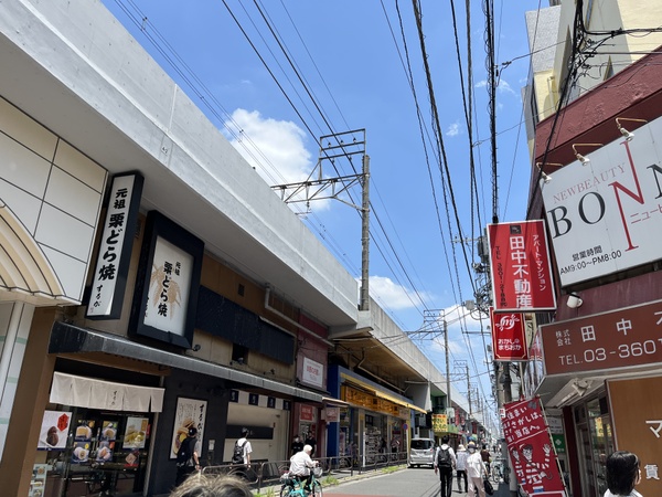 綾瀬駅東口南側の様子