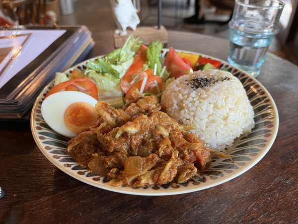 「カフェこぼれび」のカレー