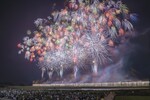 超特大スターマインなど約2万発が夜空を彩る「小山の花火」