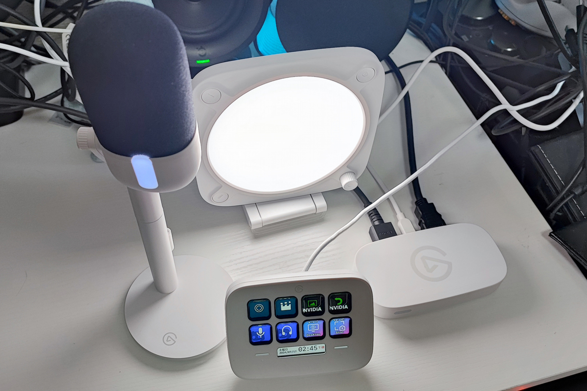 ASCII.jp：白いデスク買ったので、白くてリーズナブルな「Elgato Neo