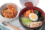 すかいらーく系列「から好し」で韓国フェア！冷麺風＆から揚げのコンボも