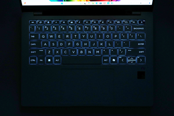 「Copilot+PC」の「HP OmniBook X 14 AI PC」実機レビュー