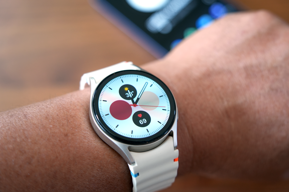 ASCII.jp：【レビュー】Suicaも使える多機能さが魅力「Galaxy Watch 7