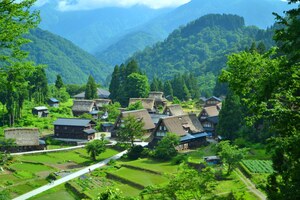 絵葉書の世界へようこそ！ 泊まれる世界遺産 五箇山の合掌造り集落で過ごす1泊2日【南砺の旅#1―伝統産業編編】