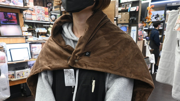 新品！パリーゲイツ 高性能ヒーター内蔵ブランケット ひざ掛けにもポンチョにもなるヒーター内蔵ブランケットの「ポンチョっ