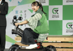 山之内すずさんが本当にかわいすぎた。電動バイクに乗り、最高の笑顔で登場！