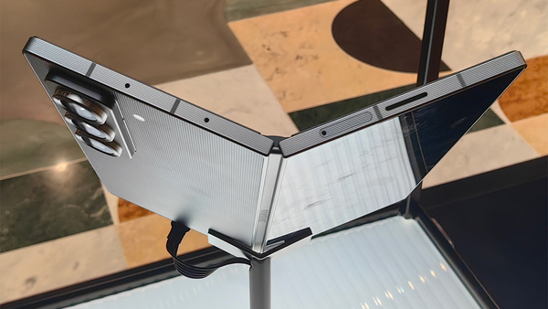 Galaxy Z Fold Special Editonを最速レビュー！ 厚さ10.6mmの薄型