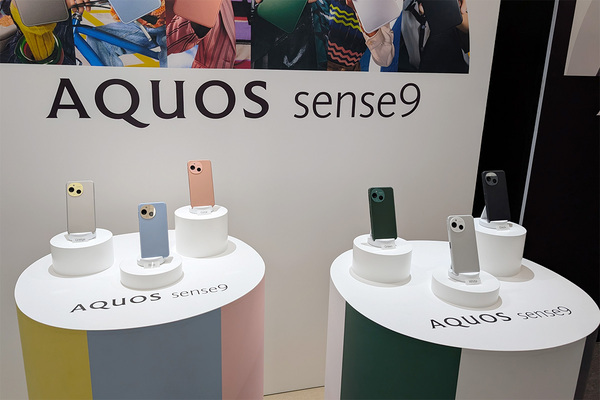 AQUOS sense9