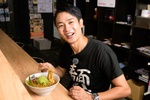 ABCテレビの横山アナが最高級の和歌山豚骨醤油ラーメンをリクエスト！「麺屋 丈六」（大阪・難波）との究極のコラボ限定麺が登場！