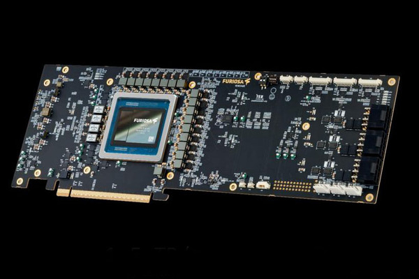 わずか2年で完成させた韓国FuriosaAIのAIアクセラレーターRNGD Hot