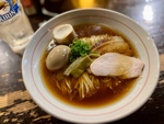 ネオンが照らす深夜のラーメン！高円寺「真夜中ラーメン やまねこ」で大人の隠れ家ラ飲み！