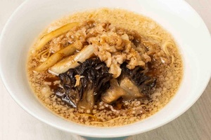 小江戸黒豚の旨味＆黒マイタケの風味が抜群！ 「柳麺 呉田 goden」の埼玉食材を生かした絶品創作麺 クッキング！